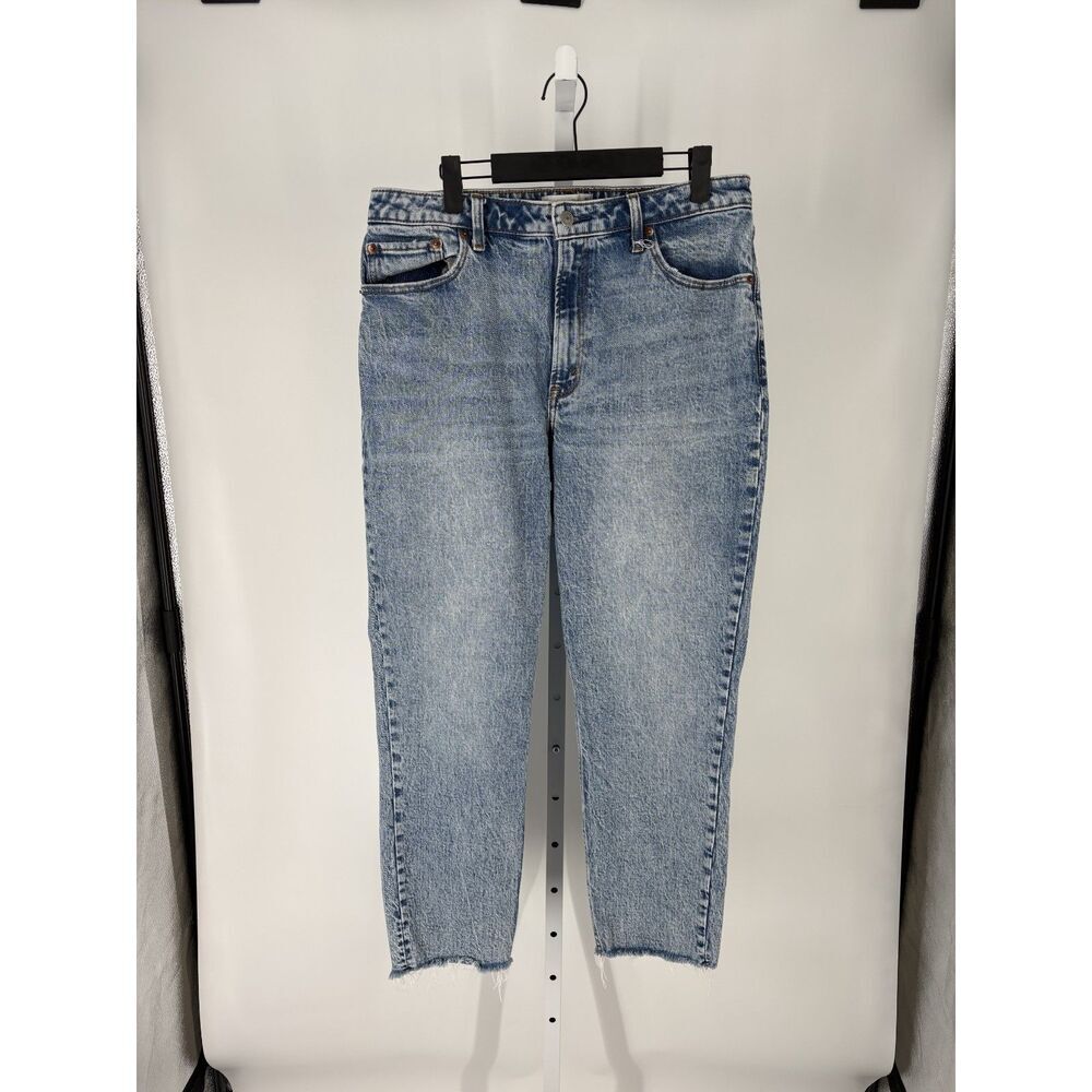 Abercrombie & Fitch The Mom High Rise Curve Love Denim
